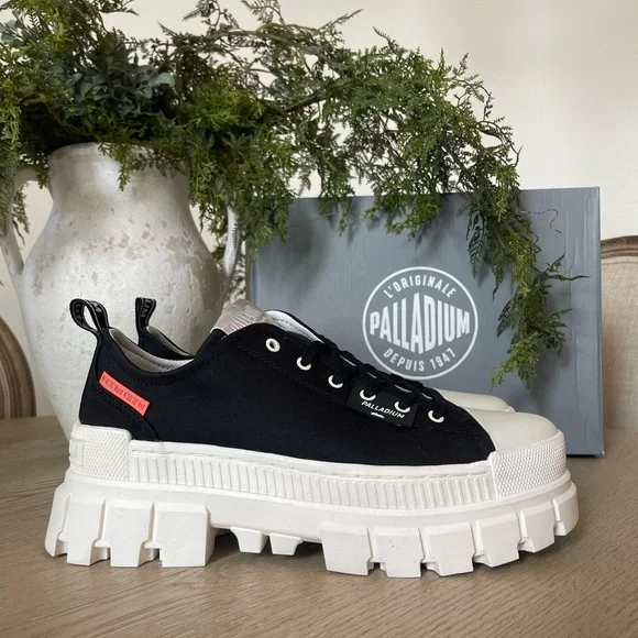 Palladium - Free People - ‘Revolt LO TX’ Boots - Picture 6 of 7